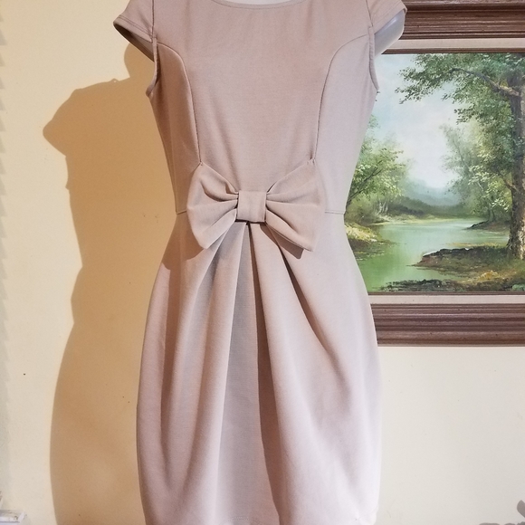 Mystic Dresses & Skirts - Nude bow dress l7